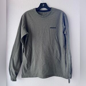 Resposibili-Tee Patagonia Men's Long Sleeve Shirt in Green Small